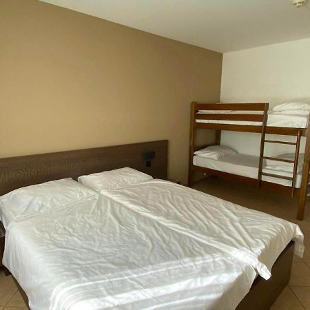Servion Motel Des Fleurs מראה חיצוני תמונה